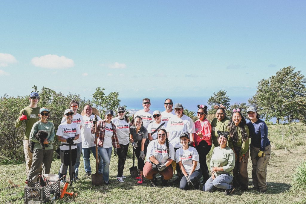 Disney VoluntEARS pose at Aulani cleanup event