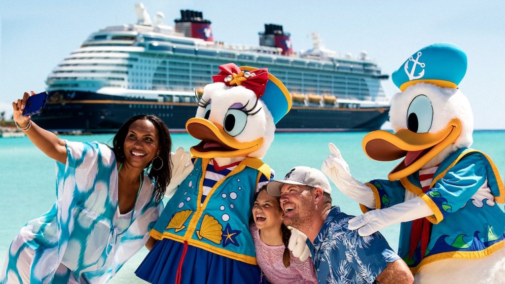 Donald and Daisy in front of a cruise ship