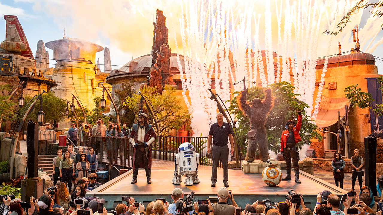Star Wars: Galaxy’s Edge Makes Thrilling Debut at Walt Disney World Resort