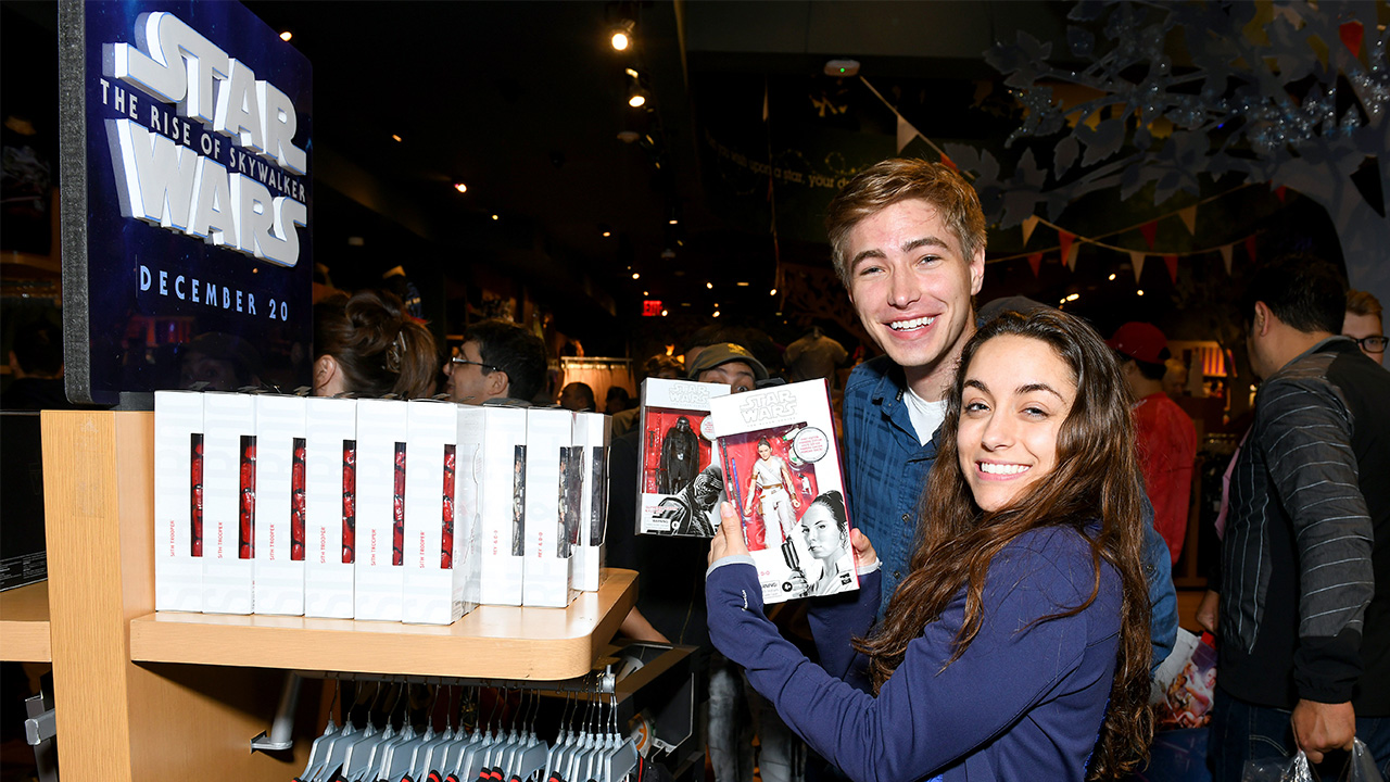 Star Wars and Frozen Fans Around the World Celebrate Unprecedented Global Product Launch
