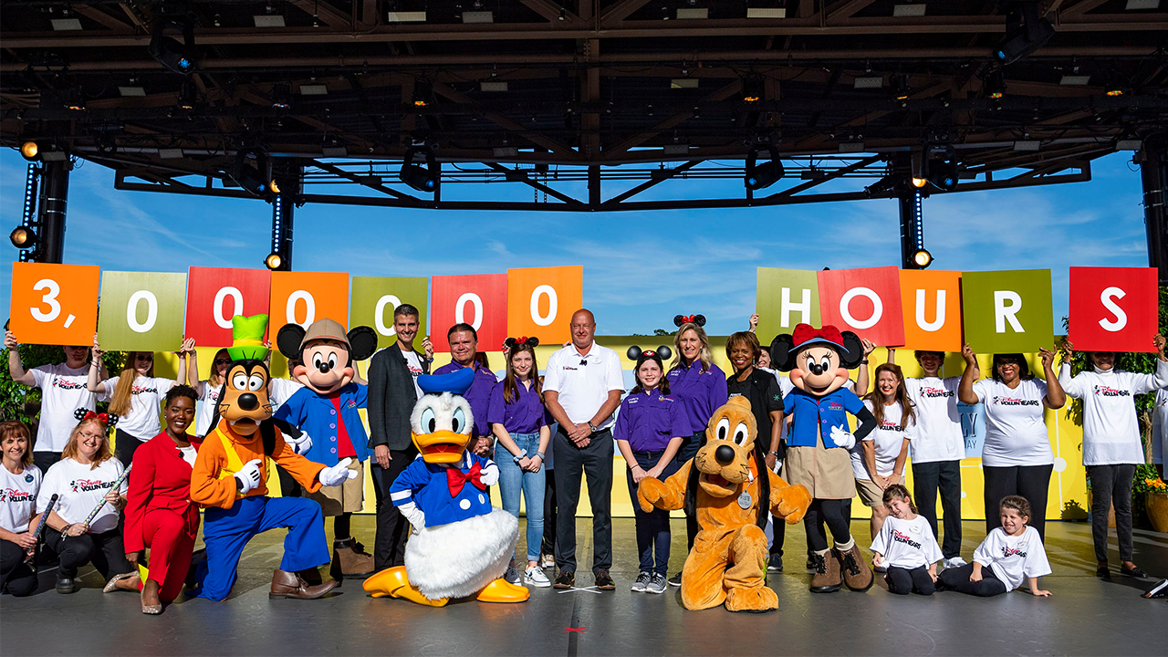 Disney and Points of Light Celebrate ‘Family Volunteer Day’