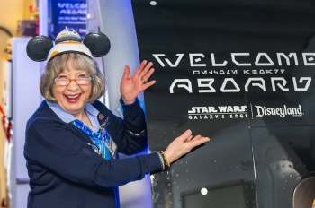 New Alaska Airlines Themed Aircraft Celebrates Adventures to Star Wars: Galaxy’s Edge at Disneyland Resort