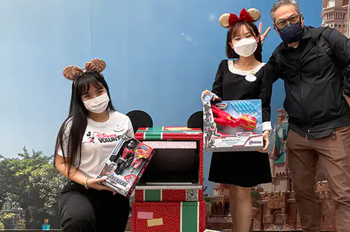 ‘Give a Toy Share the Love’ at Hong Kong Disneyland